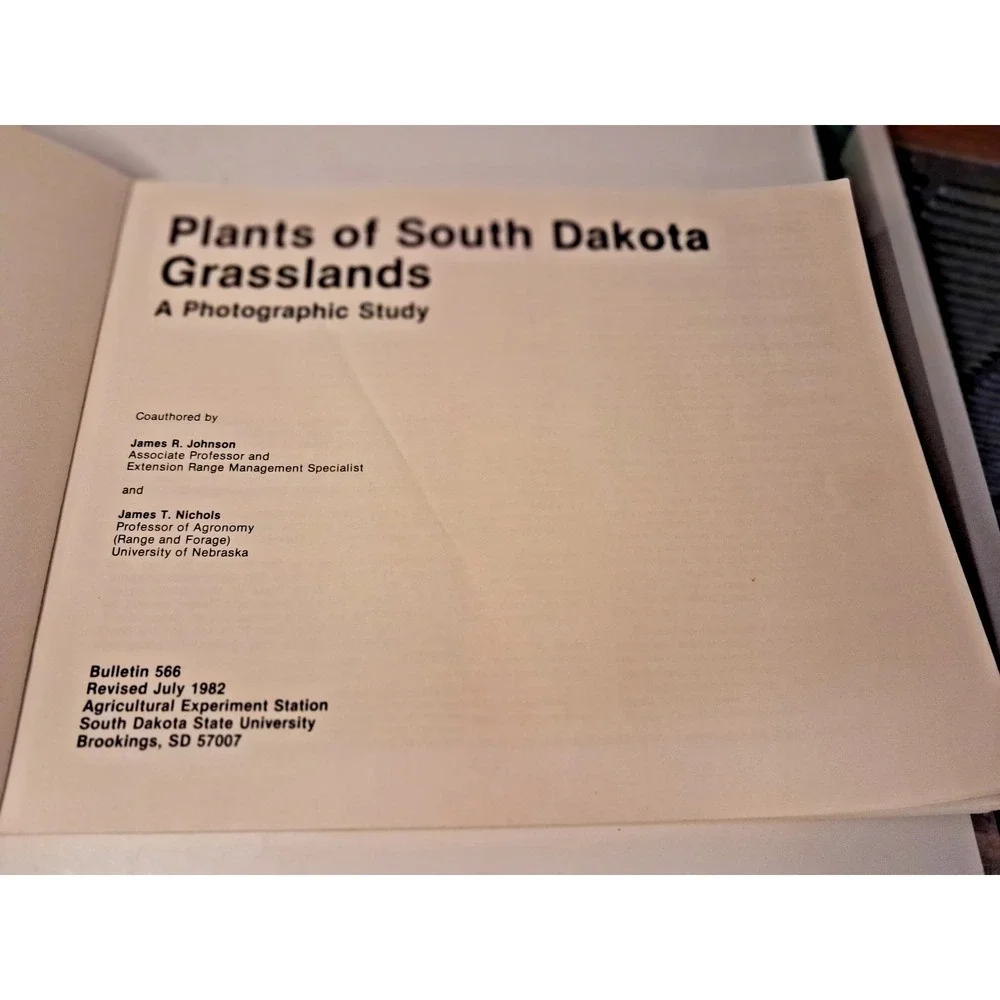 Plans of South Dakota Grasslands Photo Book Michael P. Berman 2015 Softcover